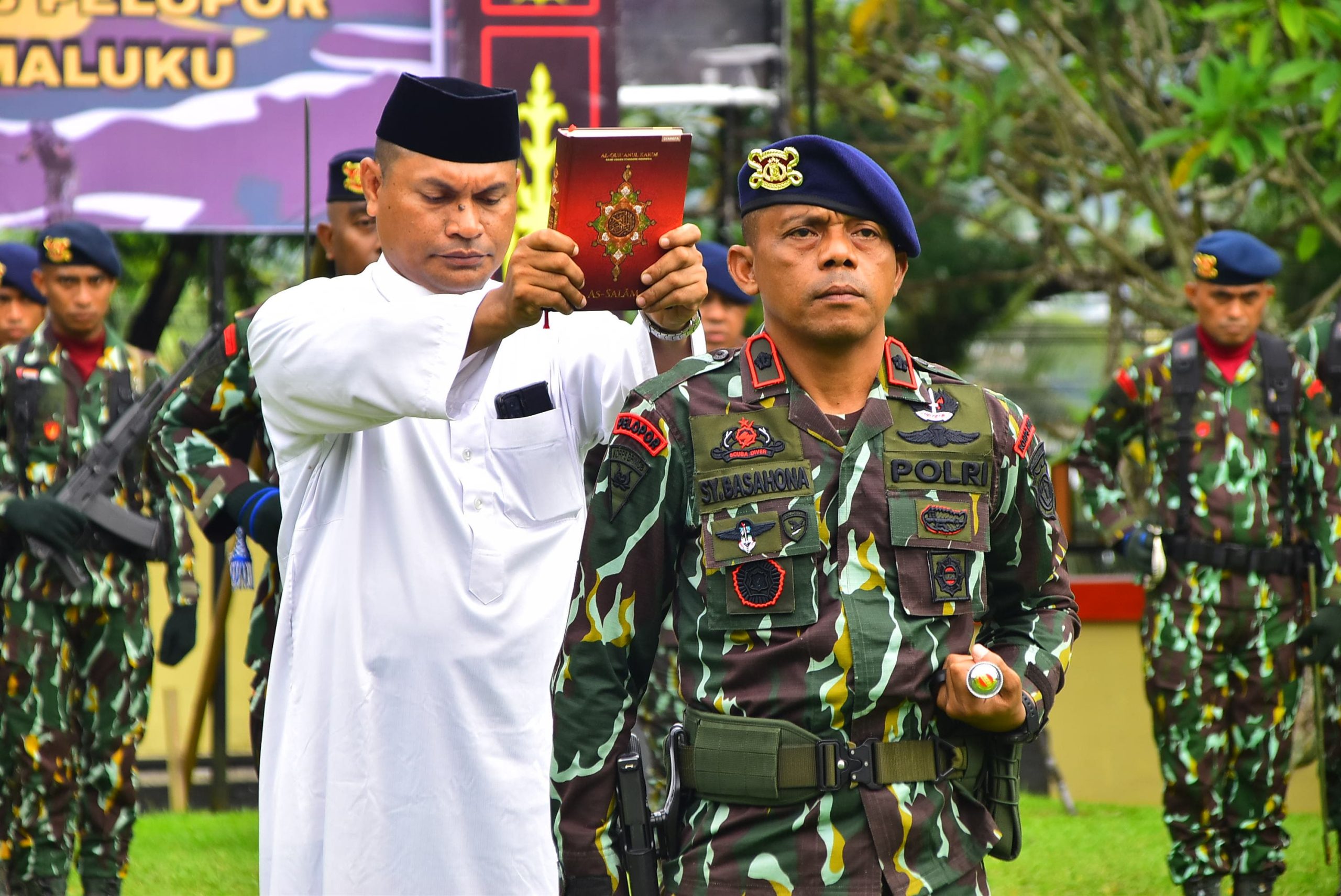 Dansat Brimob Polda Maluku Kukuhkan Kompol. S.Y. Basahona, Sebagai ...